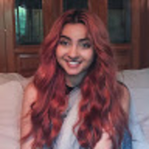 Meet your Posher, Zoya - Picture 1 of 1